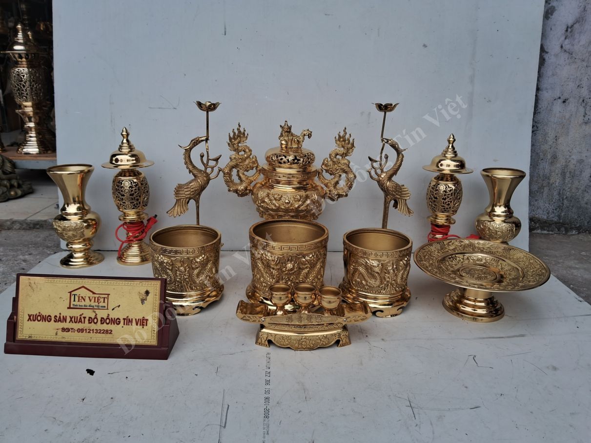 Bộ thờ bằng đồng dùng cho ban thờ chung cư