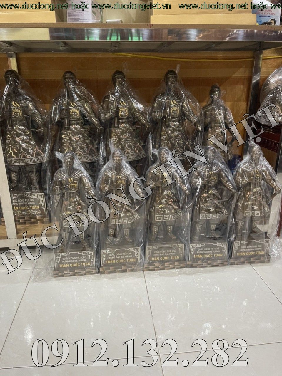Những mẫu tượng Trần Quốc Tuấn bán chạy tại Hà Nội