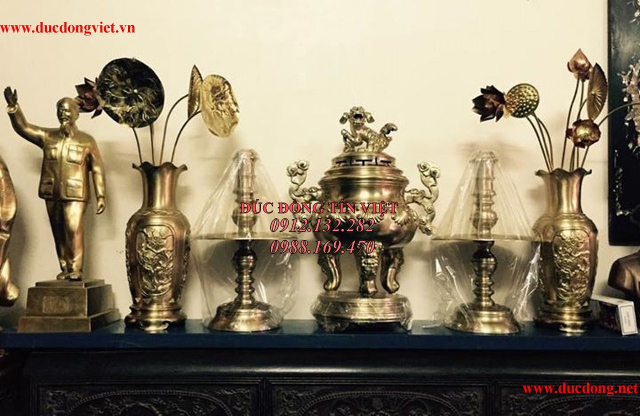 Bộ đồ thờ cúng bằng đồng 