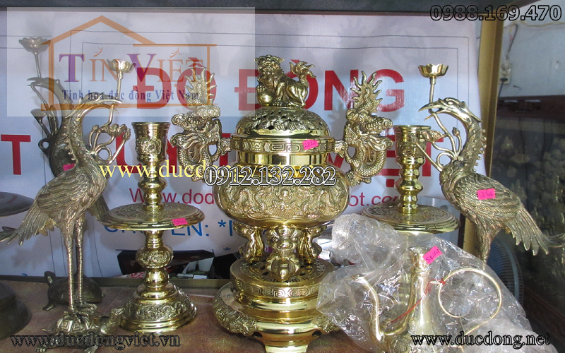 Bộ thờ bằng đồng đapha