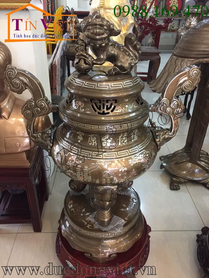 Đỉnh khảm bạc tam khí