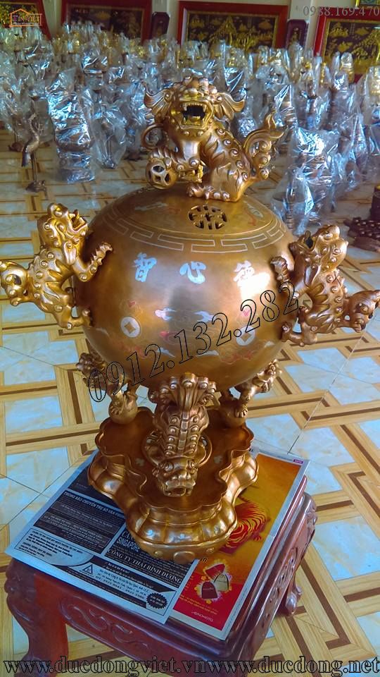 Đỉnh đồng quả bóng 65 đồng vàng khảm tam khí bằng bạc