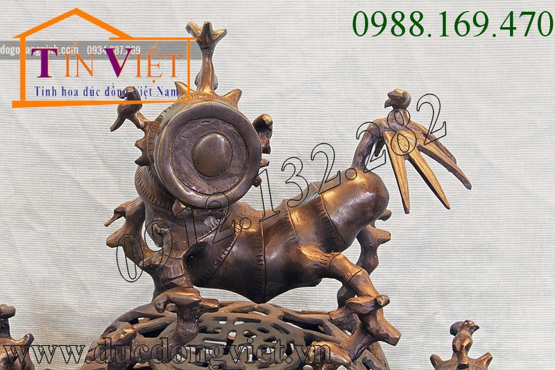 Đỉnh đồng dáng trúc đẹp được đúc bằng phương pháp đúc thủ công