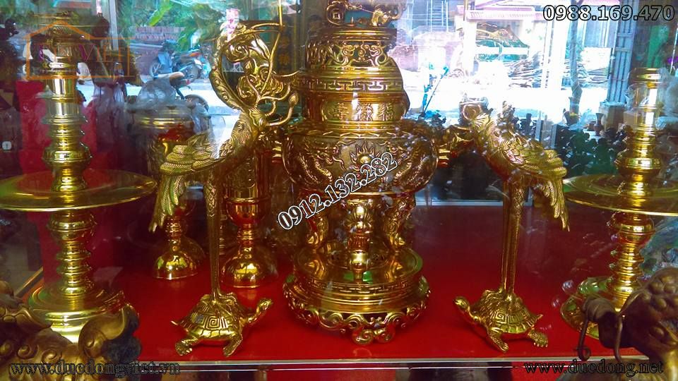 Bộ thờ bằng đồng ngũ sự song long chầu nguyệt