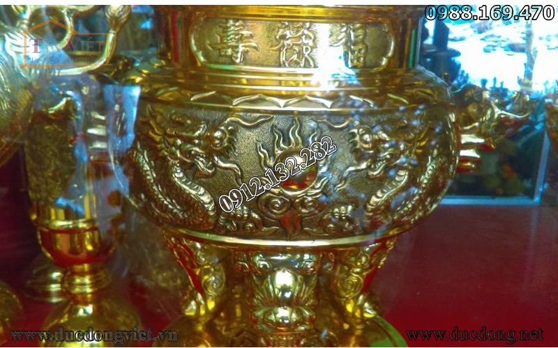 Bộ thờ bằng đồng ngũ sự song long chầu nguyệt