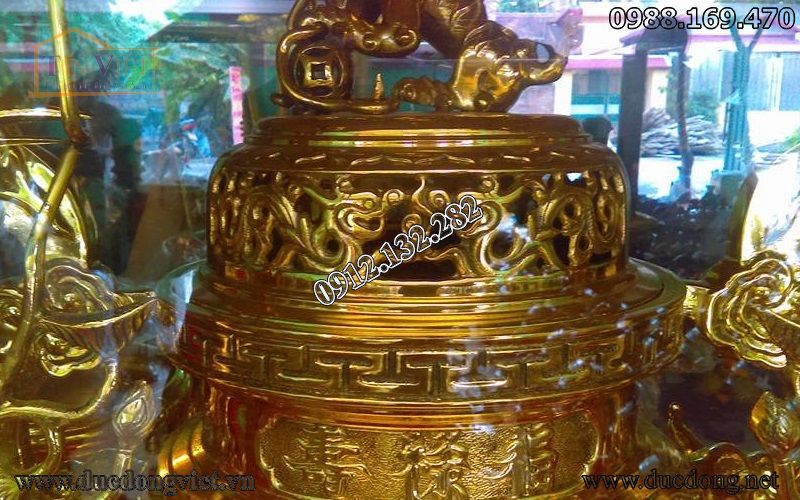 Bộ thờ bằng đồng ngũ sự song long chầu nguyệt