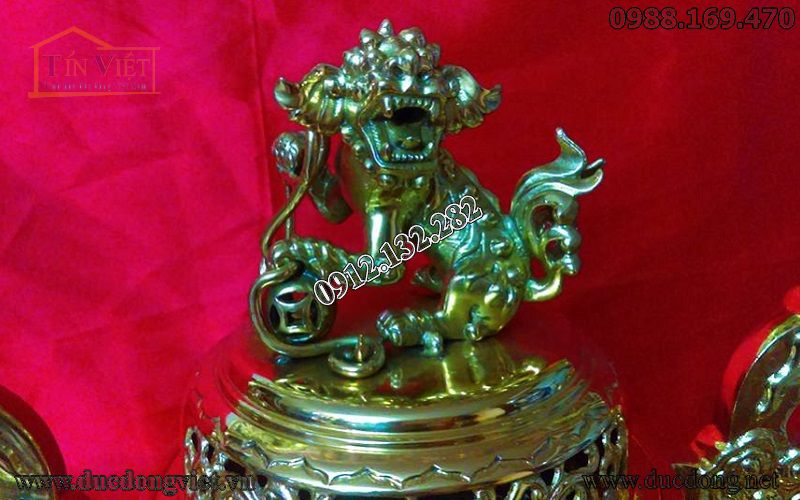Bộ thờ bằng đồng ngũ sự song long chầu nguyệt