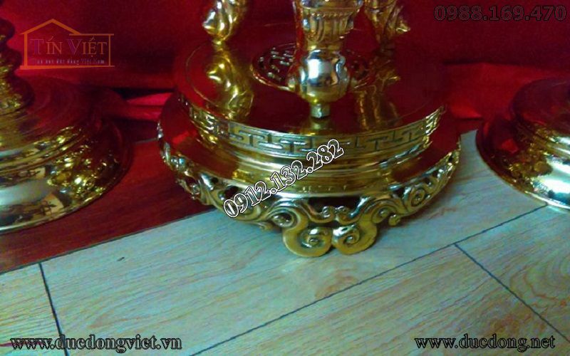 Bộ thờ bằng đồng ngũ sự song long chầu nguyệt