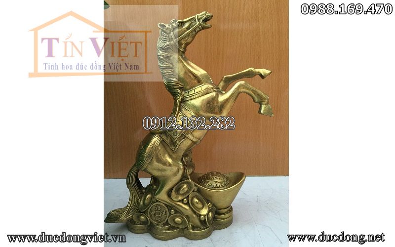 Ngựa vàng bằng đồng tại Hà Nội