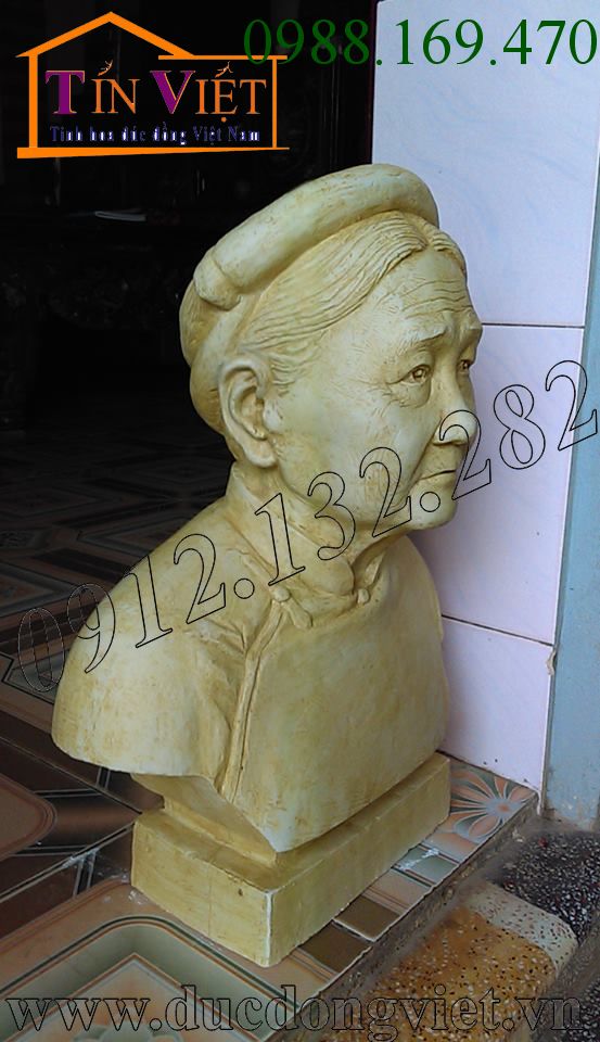 Tượng bán thân truyền thân của khách bên Hà Đồng