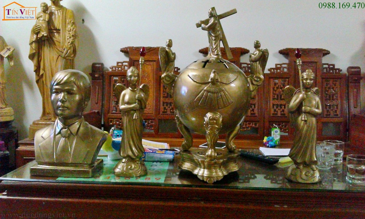 Tượng đồng bán thân truyền thần và đỉnh đồng công giáo