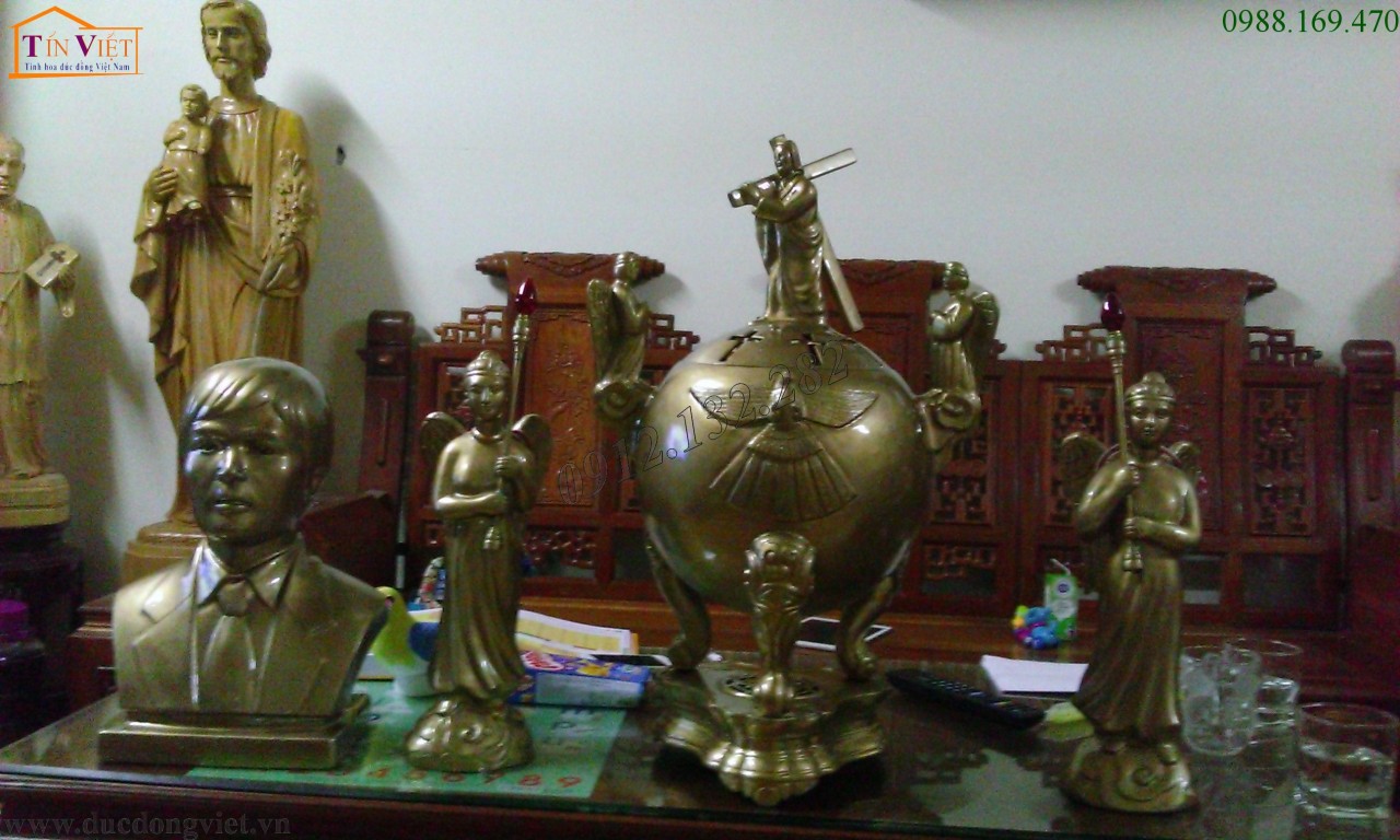 Tượng đồng bán thân truyền thần và đỉnh đồng công giáo