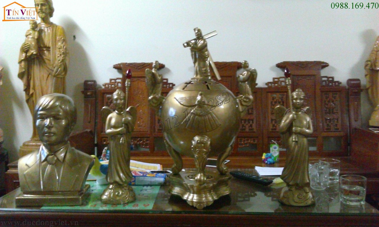 Tượng đồng bán thân truyền thần và đỉnh đồng công giáo